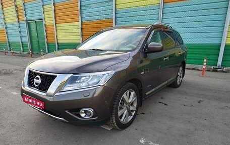 Nissan Pathfinder, 2014 год, 1 950 000 рублей, 2 фотография