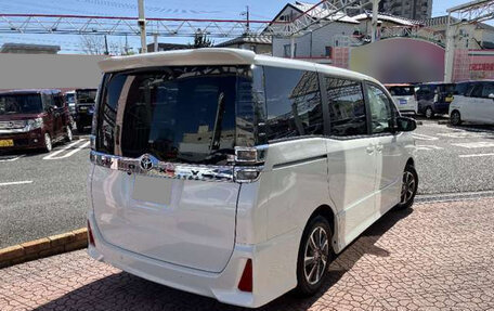Toyota Voxy III, 2021 год, 1 790 000 рублей, 4 фотография