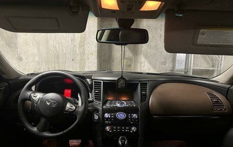 Infiniti QX70, 2015 год, 4 200 000 рублей, 9 фотография
