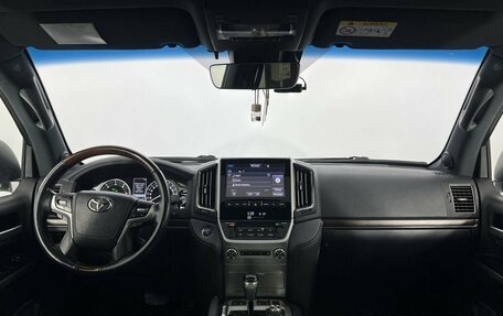 Toyota Land Cruiser 200, 2016 год, 8 169 000 рублей, 15 фотография