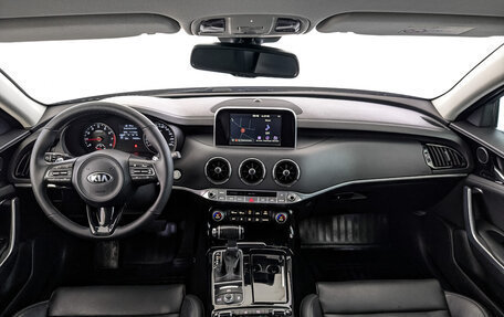 KIA Stinger I, 2019 год, 2 395 000 рублей, 14 фотография