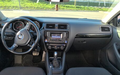 Volkswagen Jetta VI, 2017 год, 1 450 000 рублей, 7 фотография