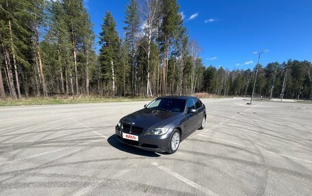 BMW 3 серия, 2006 год, 900 000 рублей, 2 фотография