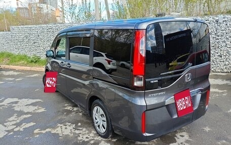 Honda Stepwgn IV, 2015 год, 1 900 000 рублей, 2 фотография