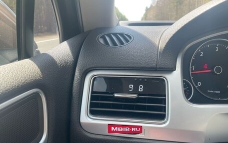 Volkswagen Touareg III, 2011 год, 1 750 000 рублей, 17 фотография