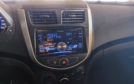 Hyundai Solaris II рестайлинг, 2012 год, 750 000 рублей, 19 фотография