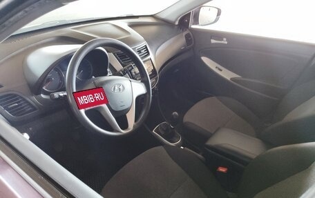 Hyundai Solaris II рестайлинг, 2012 год, 750 000 рублей, 17 фотография