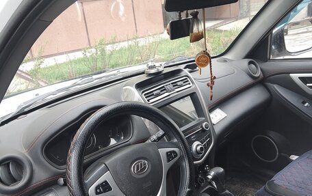 Lifan X60 I рестайлинг, 2017 год, 1 040 000 рублей, 8 фотография