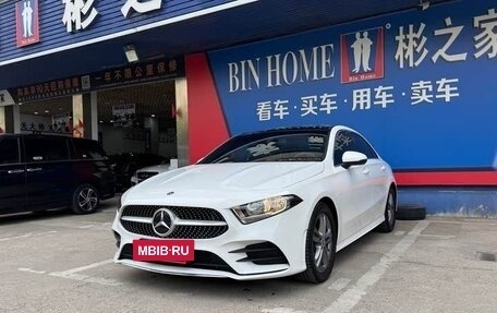 Mercedes-Benz A-Класс, 2021 год, 1 820 000 рублей, 3 фотография