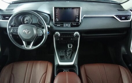 Toyota RAV4, 2021 год, 4 150 000 рублей, 11 фотография