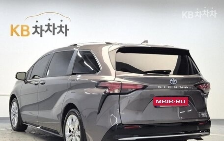 Toyota Sienna, 2022 год, 3 520 005 рублей, 3 фотография