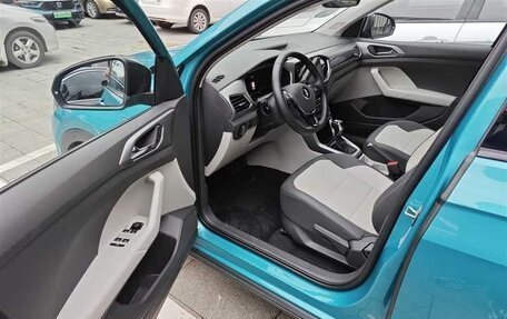 Volkswagen T-Cross I, 2023 год, 2 090 000 рублей, 6 фотография