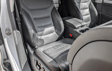 Volkswagen Touareg III, 2016 год, 3 600 000 рублей, 24 фотография