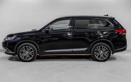 Mitsubishi Outlander III рестайлинг 3, 2017 год, 2 150 000 рублей, 8 фотография