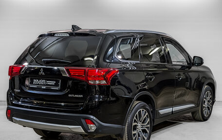 Mitsubishi Outlander III рестайлинг 3, 2017 год, 2 150 000 рублей, 5 фотография