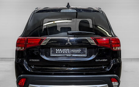 Mitsubishi Outlander III рестайлинг 3, 2017 год, 2 150 000 рублей, 6 фотография