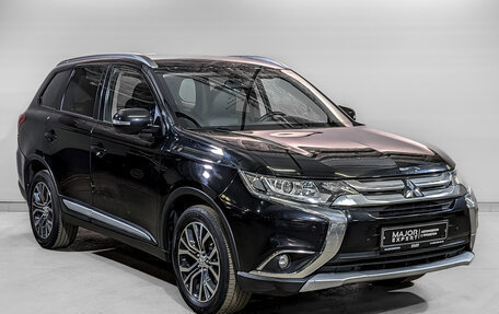 Mitsubishi Outlander III рестайлинг 3, 2017 год, 2 150 000 рублей, 3 фотография