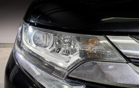 Mitsubishi Outlander III рестайлинг 3, 2017 год, 2 150 000 рублей, 17 фотография