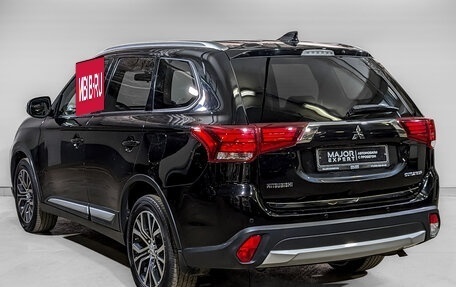 Mitsubishi Outlander III рестайлинг 3, 2017 год, 2 150 000 рублей, 7 фотография