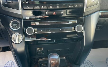 Toyota Land Cruiser 200, 2013 год, 3 300 000 рублей, 19 фотография