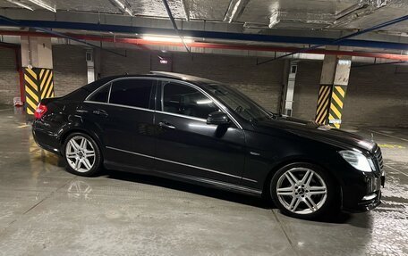 Mercedes-Benz E-Класс, 2011 год, 1 750 000 рублей, 3 фотография