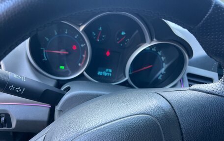 Chevrolet Cruze II, 2010 год, 430 000 рублей, 13 фотография