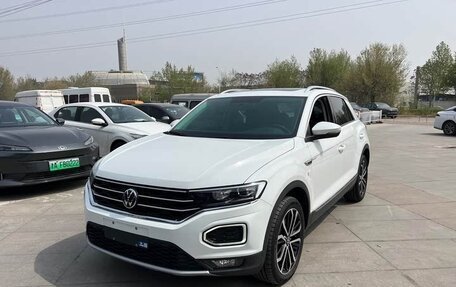 Volkswagen T-Roc I, 2022 год, 1 830 000 рублей, 3 фотография