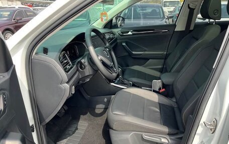 Volkswagen T-Roc I, 2022 год, 1 830 000 рублей, 7 фотография
