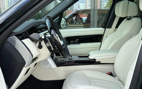 Land Rover Range Rover IV рестайлинг, 2024 год, 29 990 000 рублей, 9 фотография