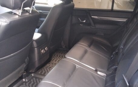 Mitsubishi Pajero IV, 2010 год, 1 950 000 рублей, 8 фотография