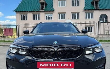 BMW 3 серия, 2019 год, 2 999 000 рублей, 2 фотография