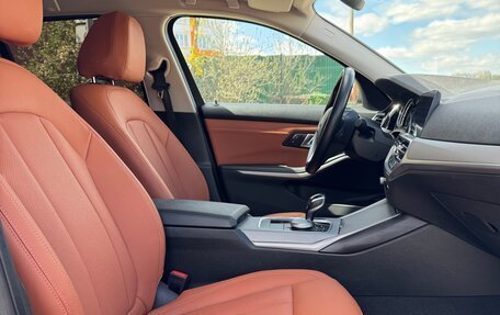BMW 3 серия, 2019 год, 2 999 000 рублей, 21 фотография