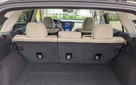 Subaru Outback IV рестайлинг, 2021 год, 2 700 000 рублей, 10 фотография