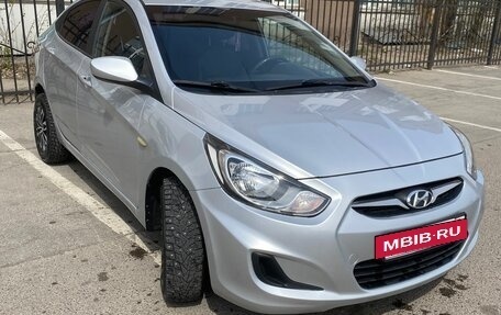 Hyundai Accent IV, 2011 год, 880 000 рублей, 2 фотография