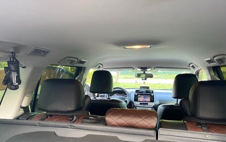 Toyota Land Cruiser Prado 150 рестайлинг 2, 2018 год, 4 500 000 рублей, 14 фотография