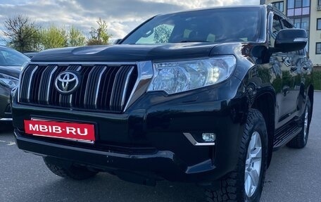 Toyota Land Cruiser Prado 150 рестайлинг 2, 2018 год, 4 500 000 рублей, 3 фотография