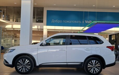 Mitsubishi Outlander III рестайлинг 3, 2019 год, 2 177 000 рублей, 10 фотография