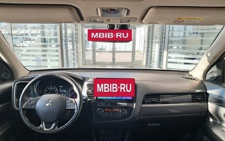 Mitsubishi Outlander III рестайлинг 3, 2019 год, 2 177 000 рублей, 17 фотография