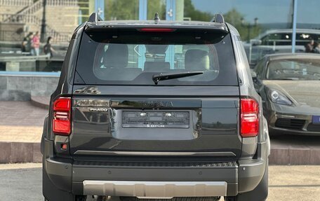 Toyota Land Cruiser Prado, 2024 год, 10 490 000 рублей, 7 фотография