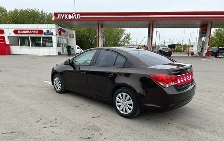 Chevrolet Cruze II, 2014 год, 830 000 рублей, 3 фотография
