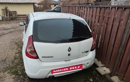 Renault Sandero I, 2010 год, 265 000 рублей, 2 фотография
