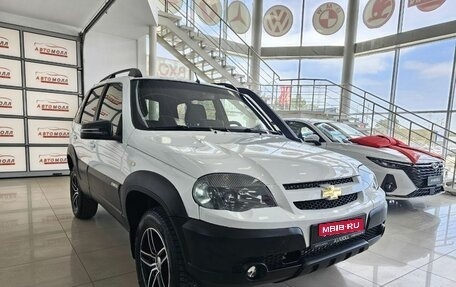 Chevrolet Niva I рестайлинг, 2017 год, 949 000 рублей, 5 фотография
