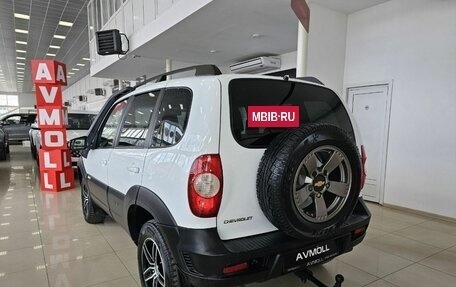 Chevrolet Niva I рестайлинг, 2017 год, 949 000 рублей, 8 фотография