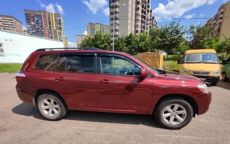 Toyota Highlander III, 2010 год, 1 820 000 рублей, 3 фотография