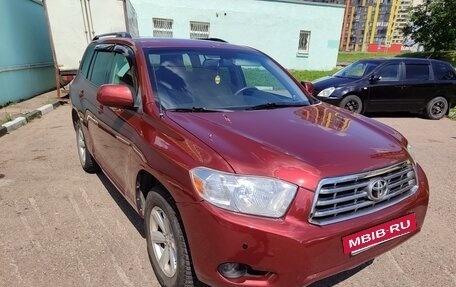 Toyota Highlander III, 2010 год, 1 820 000 рублей, 2 фотография
