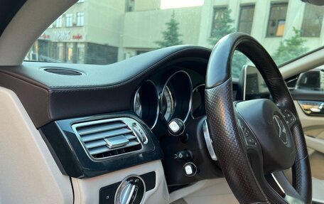 Mercedes-Benz CLS, 2015 год, 3 050 000 рублей, 13 фотография