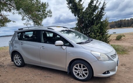 Toyota Verso I, 2012 год, 1 100 000 рублей, 2 фотография