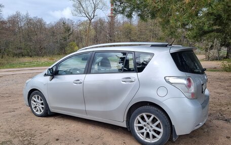 Toyota Verso I, 2012 год, 1 100 000 рублей, 4 фотография