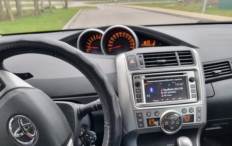 Toyota Verso I, 2012 год, 1 100 000 рублей, 21 фотография