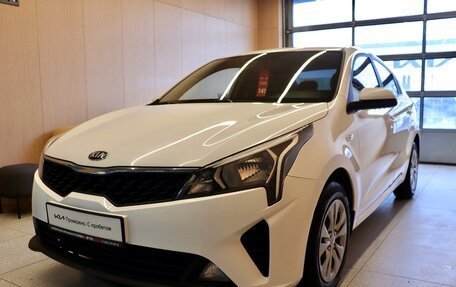 KIA Rio IV, 2021 год, 1 570 000 рублей, 4 фотография